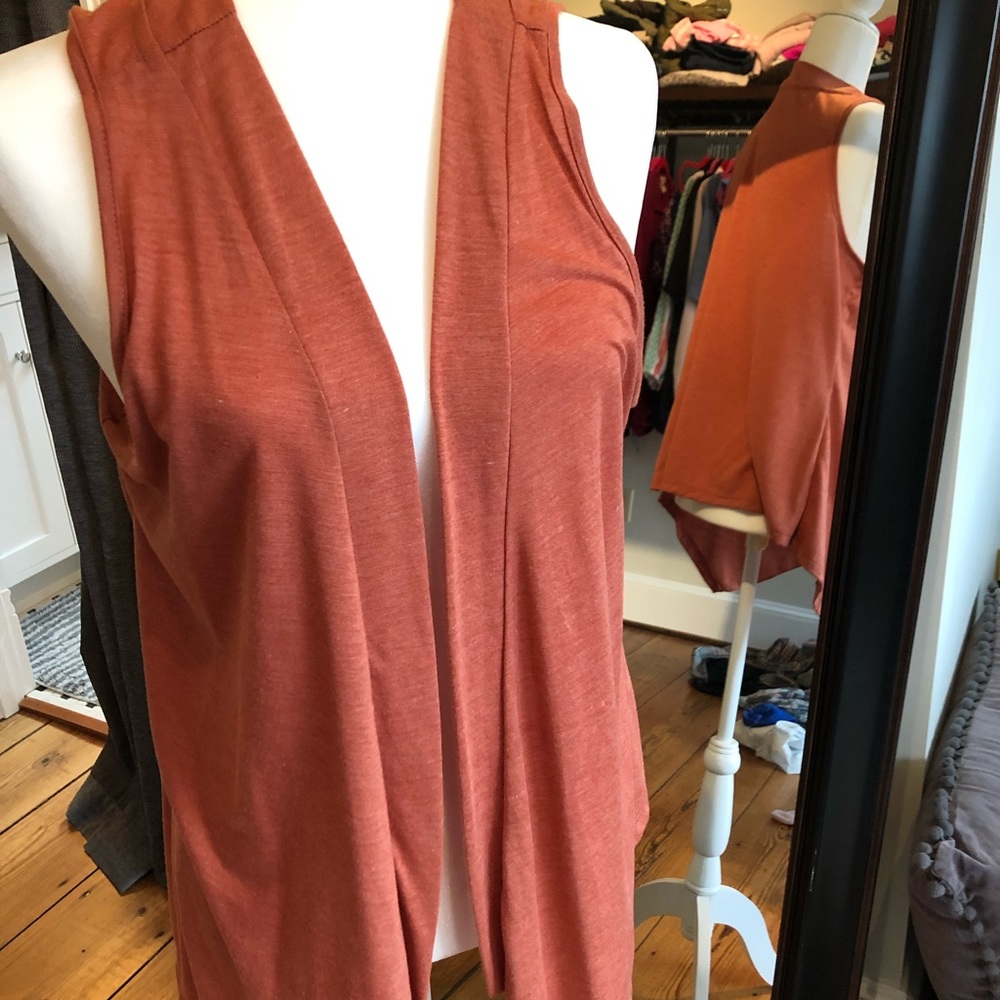 Tee shirt material orange vest